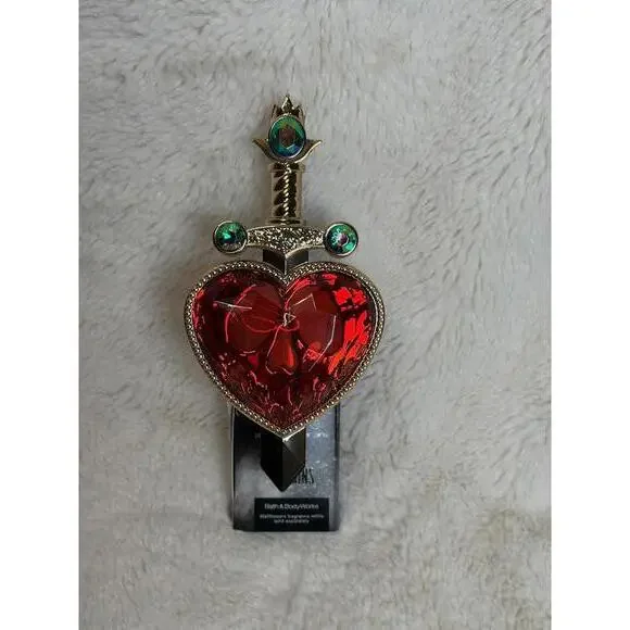 Bath & Body Works Disney Villains Wallflowers Plug Set​ - Picture 2 of 9